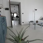 A Casa Di Laura Parella
